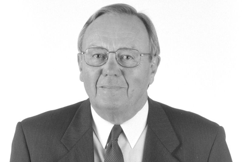 Vale Mr Laurie Cox AO
