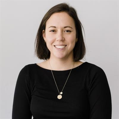 Dr Holly Voges