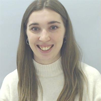 Dr Kellie Veen