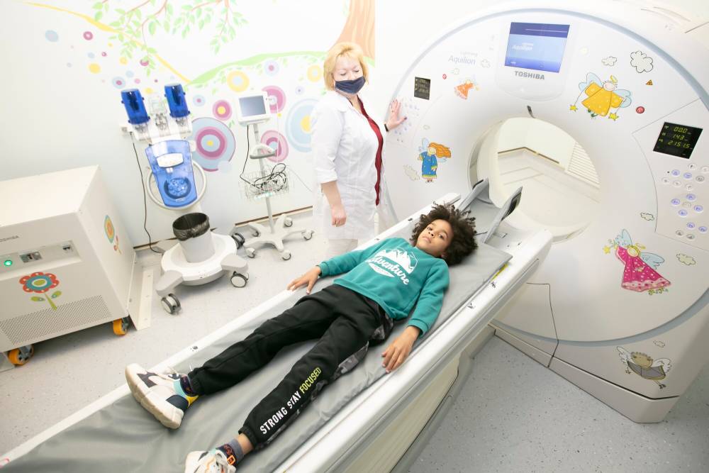 adolescent getting MRI